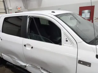 2013 Toyota Tundra z VIN 5TFDY5F13DX313385, wystawiony jako IAAI lot #42200622 z przebiegiem 161 470 mil mil oraz . Historia ofert i sprzedaży dostępna na DreamBid. Obrazek 19.
