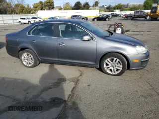 2010 Volkswagen Jetta TDI z VIN 3VWAL7AJ2AM170674, wystawiony jako Copart lot #50191095 z przebiegiem 195 538 mil mil oraz Czysty tytuł • Clean title. Historia ofert i sprzedaży dostępna na DreamBid. Obrazek 4.