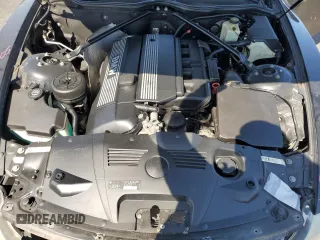 2005 BMW Z4 3.0i z VIN 4USBT53505LU11449, wystawiony jako Copart lot #59117535 z przebiegiem 83 103 mil mil oraz Szkoda całkowita • Salvage title. Historia ofert i sprzedaży dostępna na DreamBid. Obrazek 11.