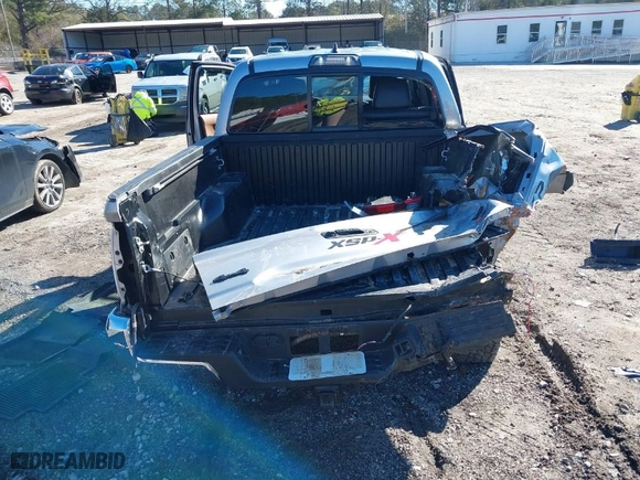 2017 Toyota Tacoma SR5 with VIN 5TFCZ5AN6HX111164, listed as a IAAI auction lot 41262150 with NaN miles. Bid and sale history available at carsss.com. Image 17.