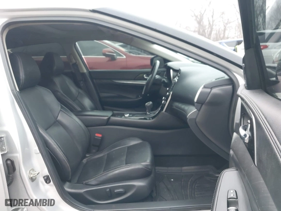 2018 Nissan Maxima SL with VIN 1N4AA6AP1JC394078, listed as a IAAI auction lot 41197428 with 91,281 mi miles. Bid and sale history available at carsss.com. Image 5.