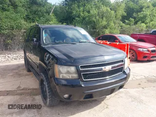 2008 Chevrolet Tahoe 1LT z VIN 1GNFC13038R167714, wystawiony jako IAAI lot #42333857 z przebiegiem 240 152 mil mil oraz . Historia ofert i sprzedaży dostępna na DreamBid. Obrazek 1.