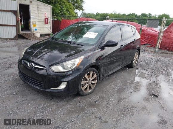2012 Hyundai Accent SE z VIN KMHCU5AE8CU050369, wystawiony jako IAAI lot #42192750 z przebiegiem 232 159 mil mil oraz . Historia ofert i sprzedaży dostępna na DreamBid. Obrazek 2.