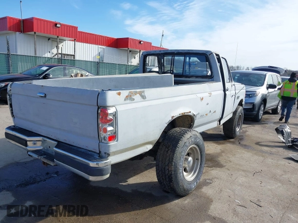 1988 Ford F-250 with VIN 1FTHF26H0JNA06718, listed as a IAAI auction lot 41530940 with 77,610 mi miles. Bid and sale history available at carsss.com. Image 4.