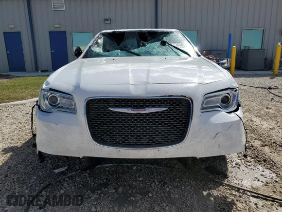 2019 Chrysler 300 Limited with VIN 2C3CCAEG2KH698078, listed as a Copart auction lot 76363374 with 89,851 mi miles and Non Repairable. Bid and sale history available at DreamBid. Image 5.