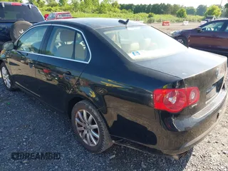 2006 Volkswagen Jetta with VIN 3VWAJ71K46M654903, listed as a IAAI auction lot 42629810 with 139,243 mi miles and . Bid and sale history available at DreamBid. Image 3.