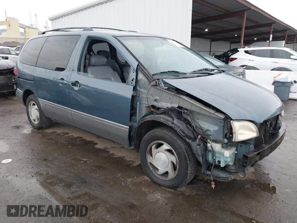 2001 Toyota Sienna LE with VIN 4T3ZF13C01U323995, listed as a IAAI auction lot 41472484 with 232,667 mi miles. Bid and sale history available at carsss.com. Image 1.