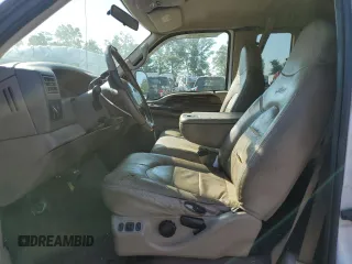 2000 Ford F-250 XL with VIN 1FTNX21F3YEB32295, listed as a Copart auction lot 60867745 with 329,194 mi miles and Salvage title. Bid and sale history available at DreamBid. Image 7.