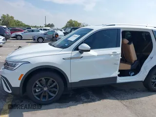 2024 Volkswagen Tiguan SE with VIN 3VVNB7AX2RM140292, listed as a IAAI auction lot 41899150 with 3,171 mi miles and . Bid and sale history available at DreamBid. Image 18.