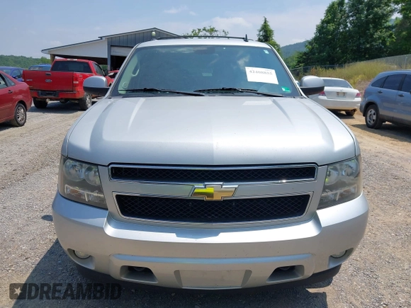2010 Chevrolet Tahoe LT z VIN 1GNUKBE04AR194729, wystawiony jako IAAI lot #42408855 z przebiegiem 192 532 mil mil oraz . Historia ofert i sprzedaży dostępna na DreamBid. Obrazek 12.