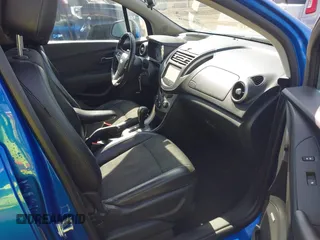 2015 Chevrolet Trax LT with VIN KL7CJRSB5FB063554, listed as a IAAI auction lot 42000938 with 131,641 mi miles. Bid and sale history available at carsss.com. Image 5.