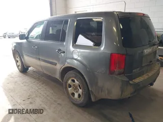 2012 Honda Pilot LX with VIN 5FNYF4H23CB015371, listed as a IAAI auction lot 41852341 with 180,000 mi miles and . Bid and sale history available at carsss.com. Image 3.