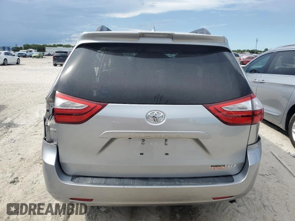2018 Toyota Sienna XLE Auto Access Seat with VIN 5TDYZ3DC4JS903412, listed as a Copart auction lot 62653285 with 111,939 mi miles and Salvage title. Bid and sale history available at DreamBid. Image 6.
