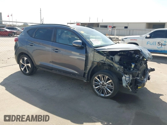 2017 Hyundai Tucson Sport z VIN KM8J33A25HU562988, wystawiony jako IAAI lot #41755874 z przebiegiem 112 000 mil mil oraz . Historia ofert i sprzedaży dostępna na DreamBid. Obrazek 1.