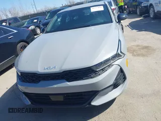 2024 Kia K5 GT-Line z VIN 5XXG64J22RG235225, wystawiony jako IAAI lot #41757058 z przebiegiem 13 071 mil mil oraz . Historia ofert i sprzedaży dostępna na DreamBid. Obrazek 13.