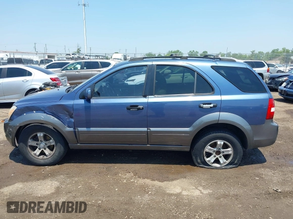2007 Kia Sorento LX with VIN KNDJD736775665931, listed as a IAAI auction lot 42471301 with 119,870 mi miles and . Bid and sale history available at DreamBid. Image 14.