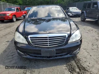 2009 Mercedes-Benz S 550 z VIN WDDNG86X59A281553, wystawiony jako Copart lot #59182785 z przebiegiem 198 424 mil mil oraz Czysty tytuł • Clean title. Historia ofert i sprzedaży dostępna na DreamBid. Obrazek 5.