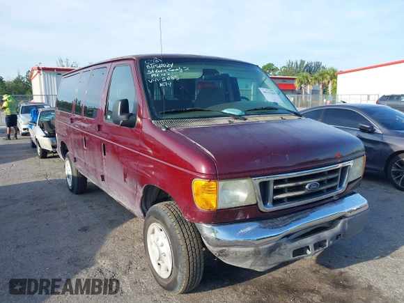 2007 Ford Econoline Passenger XL with VIN 1FBNE31L07DA55685, listed as a IAAI auction lot 40151569 with 122,578 mi miles. Bid and sale history available at carsss.com. Image 1.