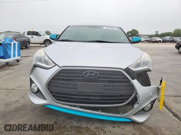 2016 Hyundai Veloster Turbo with VIN KMHTC6AE1GU293410, listed as a Copart auction lot 54422555 with 61,133 mi miles and Salvage title. Bid and sale history available at DreamBid. Image 5.