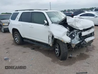2020 Toyota 4Runner SR5 with VIN JTEBU5JR7L5772912, listed as a IAAI auction lot 42281717 with 91,925 mi miles and . Bid and sale history available at DreamBid. Image 1.