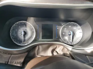 2017 Chrysler Pacifica Touring с VIN 2C4RC1DG1HR720372, выставлен на аукционе Copart как лот 61082765 с пробегом Не указан миль и Списание • Salvage title. История ставок и продаж доступна на DreamBid. Изображение 9.