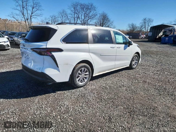 2024 Toyota Sienna LE with VIN 5TDBSKFC9RS138713, listed as a Copart auction lot 43769795 with 10 mi miles and Salvage Title. Bid and sale history available at carsss.com. Image 4.