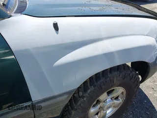 2001 Toyota Land Cruiser z VIN JTEHT05J612006883, wystawiony jako IAAI lot #42351679 z przebiegiem 177 690 mil mil oraz . Historia ofert i sprzedaży dostępna na DreamBid. Obrazek 19.