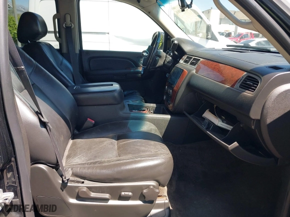 2009 Chevrolet Suburban LT w/1LT with VIN 1GNFK26369R272487, listed as a IAAI auction lot 42024066 with 48,709 mi miles. Bid and sale history available at carsss.com. Image 5.