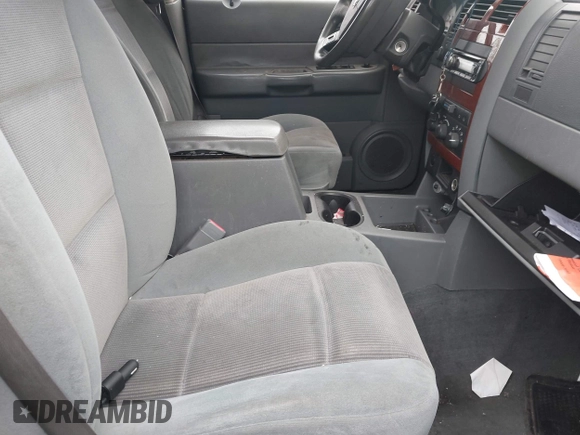 2005 Dodge Durango SLT z VIN 1D4HB48N25F554992, wystawiony jako IAAI lot #42328733 z przebiegiem Nie podano mil oraz . Historia ofert i sprzedaży dostępna na DreamBid. Obrazek 5.