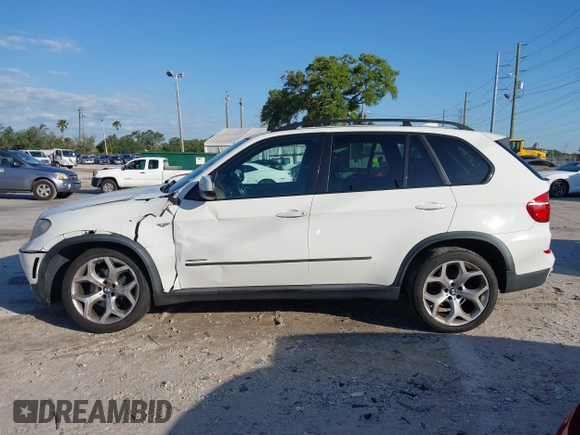 2011 BMW X5 35i with VIN 5UXZV4C52BL410497, listed as a IAAI auction lot 41995459 with 162,781 mi miles. Bid and sale history available at carsss.com. Image 14.