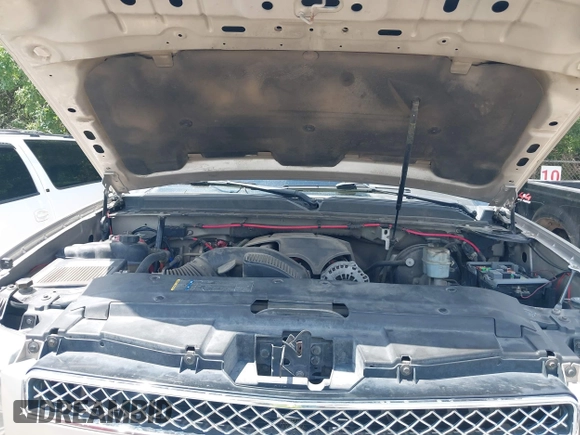 2008 Chevrolet Suburban LTZ with VIN 1GNFC16Y78R199812, listed as a IAAI auction lot 42678173 with 273,734 mi miles and . Bid and sale history available at DreamBid. Image 10.