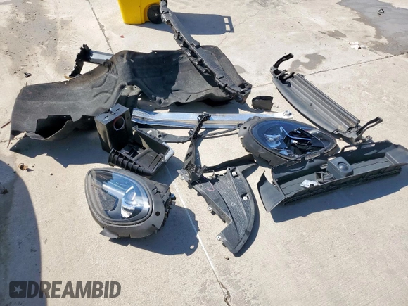 2021 Porsche Macan with VIN WP1AA2A5XMLB06210, listed as a Copart auction lot 58085225 with 38,015 mi miles and Salvage title. Bid and sale history available at DreamBid. Image 13.