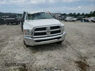 2018 Ram 3500 Tradesman z VIN 3C7WRTCL1JG211117, wystawiony jako Copart lot #55949905 z przebiegiem 137 640 mil mil oraz Szkoda całkowita • Salvage title. Historia ofert i sprzedaży dostępna na DreamBid. Obrazek 13.