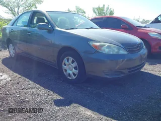 2004 Toyota Camry LE z VIN 4T1BE32K64U903368, wystawiony jako IAAI lot #42287454 z przebiegiem 131 236 mil mil oraz . Historia ofert i sprzedaży dostępna na DreamBid. Obrazek 1.