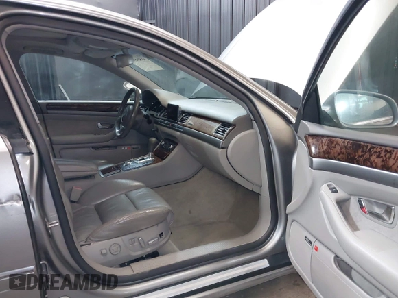 2005 Audi A8 L with VIN WAUML44E75N010117, listed as a IAAI auction lot 41523759 with 125,431 mi miles. Bid and sale history available at carsss.com. Image 5.