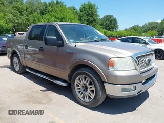 2004 Ford F-150 XLT z VIN 1FTPW12524KC85306, wystawiony jako IAAI lot #42530647 z przebiegiem 180 058 mil mil oraz . Historia ofert i sprzedaży dostępna na DreamBid. Obrazek 1.