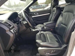 2017 Ford Explorer XLT z VIN 1FM5K8D85HGD09198, wystawiony jako Copart lot #53959655 z przebiegiem 141 868 mil mil oraz Szkoda całkowita • Salvage title. Historia ofert i sprzedaży dostępna na DreamBid. Obrazek 7.