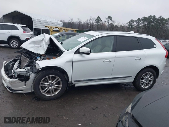 2015 Volvo XC60 T5 Drive-E Premier Plus with VIN YV440MDC9F2562227, listed as a IAAI auction lot 41113295 with 78,976 mi miles. Bid and sale history available at carsss.com. Image 15.