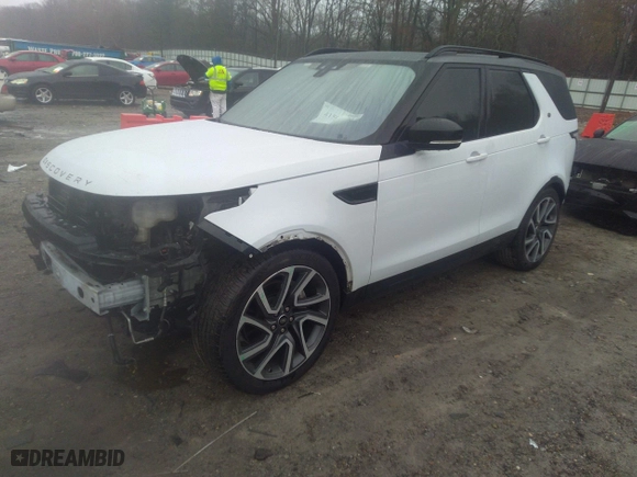 2018 Land Rover Discovery HSE Luxury with VIN SALRT2RV3JA057709, listed as a IAAI auction lot 41563821 with 99,639 mi miles. Bid and sale history available at carsss.com. Image 20.