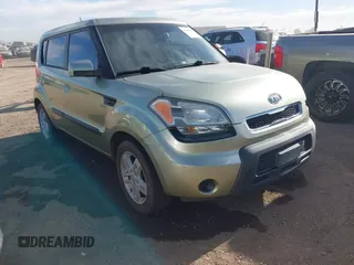 2010 Kia Soul + with VIN KNDJT2A24A7068057, listed as a IAAI auction lot 41464539 with 156,164 mi miles. Bid and sale history available at carsss.com. Image 1.
