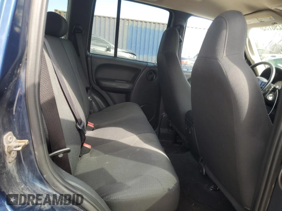 2004 Jeep Liberty Sport with VIN 1J4GL48K34W198928, listed as a Copart auction lot 54298735 with 121,641 mi miles and Non Repairable. Bid and sale history available at carsss.com. Image 11.