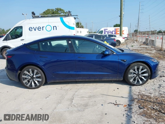 2024 Tesla Model 3 z VIN 5YJ3E1EA4RF751347, wystawiony jako IAAI lot #42185531 z przebiegiem 9 328 mil mil oraz . Historia ofert i sprzedaży dostępna na DreamBid. Obrazek 12.