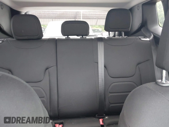 2018 Jeep Renegade Latitude with VIN ZACCJABBXJPJ60183, listed as a IAAI auction lot 41948498 with 72,893 mi miles. Bid and sale history available at carsss.com. Image 17.