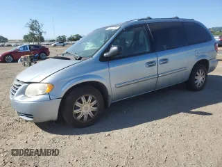 2005 Chrysler Town & Country Touring z VIN 2C4GP54L25R204100, wystawiony jako Copart lot #57632735 z przebiegiem 117 240 mil mil oraz Szkoda całkowita • Salvage title. Historia ofert i sprzedaży dostępna na DreamBid. Obrazek 1.