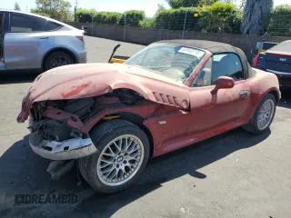 2001 BMW Z3 3.0 z VIN WBACN53451LJ57448, wystawiony jako Copart lot #53982215 z przebiegiem 121 721 mil mil oraz Szkody całkowita. Historia ofert i sprzedaży dostępna na DreamBid. Obrazek 1.
