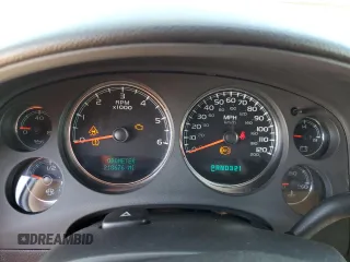 2008 Chevrolet Suburban LTZ z VIN 1GNFK16308R212830, wystawiony jako Copart lot #56477205 z przebiegiem 218 676 mil mil oraz Czysty tytuł • Clean title. Historia ofert i sprzedaży dostępna na DreamBid. Obrazek 9.