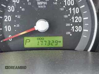 2009 Kia Sedona LX with VIN KNDMB233896309917, listed as a IAAI auction lot 41800176 with 177,329 mi miles. Bid and sale history available at carsss.com. Image 15.