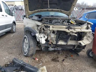2006 Ford Explorer XLT with VIN 1FMEU73E46UA11137, listed as a IAAI auction lot 41995188 with 166,874 mi miles. Bid and sale history available at carsss.com. Image 6.