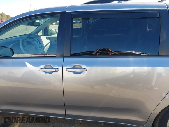 2012 Toyota Sienna LE AAS with VIN 5TDKK3DC5CS269377, listed as a IAAI auction lot 41828866 with 1 mi miles. Bid and sale history available at carsss.com. Image 14.