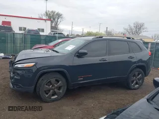 2016 Jeep Cherokee Latitude with VIN 1C4PJMCB6GW301105, listed as a IAAI auction lot 42045795 with 105,758 mi miles and . Bid and sale history available at carsss.com. Image 14.